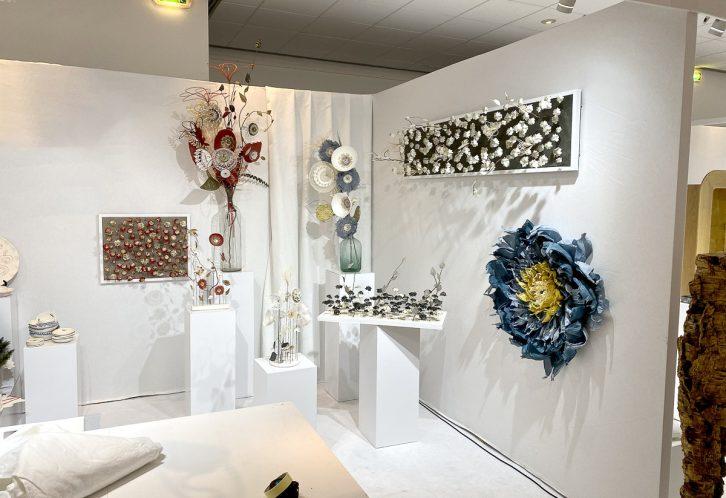 AlexHackett-Sur_Mesure-Tableau-Fleurs-Geante-Papier-Deco-Hotel-Vitrine-Gamme